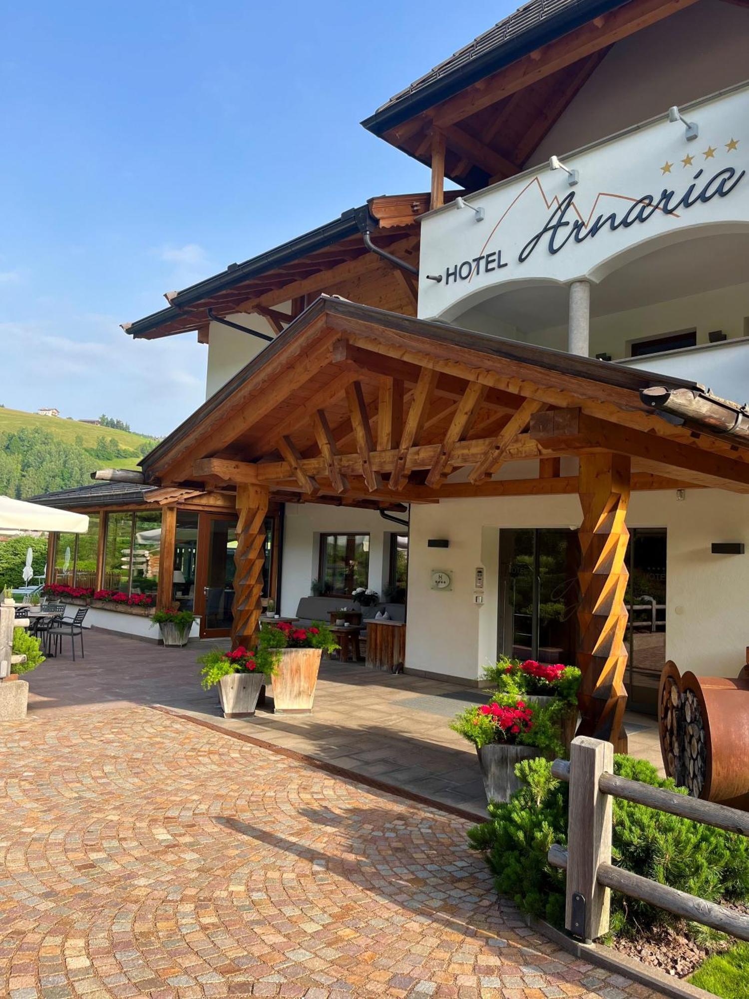 Hotel Arnaria Ortisei Exteriér fotografie